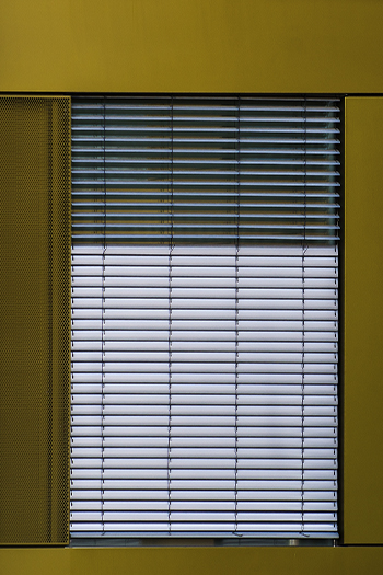 Skylight blinds installation 4